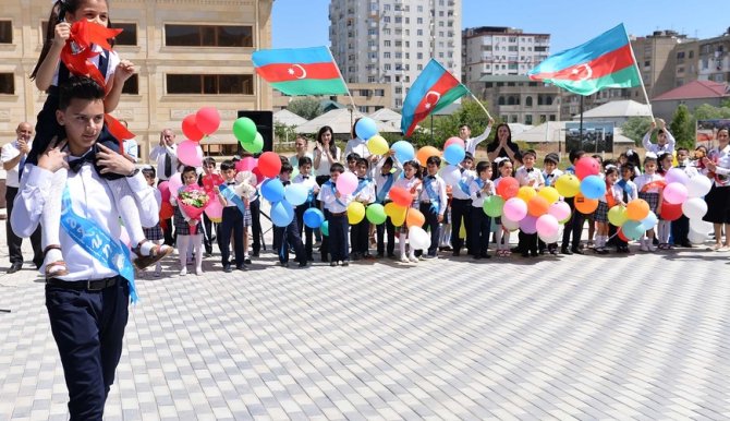 Bu gün Azərbaycan məktəblərində “Son zəng” çalınacaq
