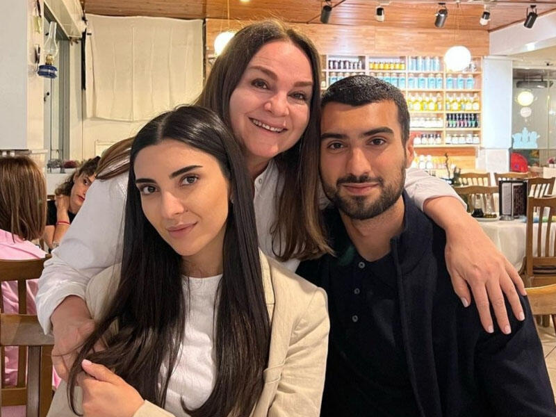 Mahir Emreli və bacısının FOTOlarını paylaşdı