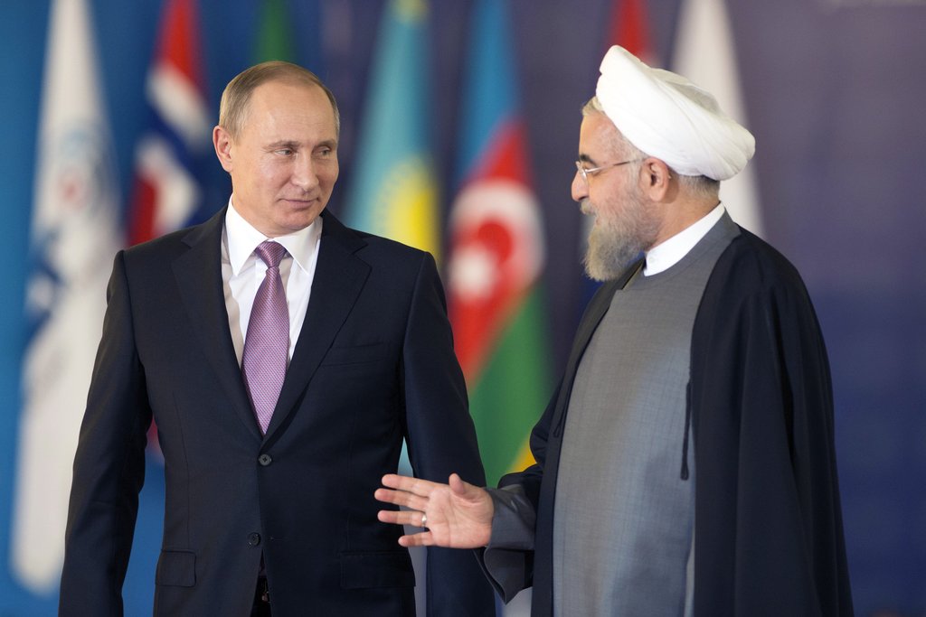 Putin İran prezidenti ilə görüşdü