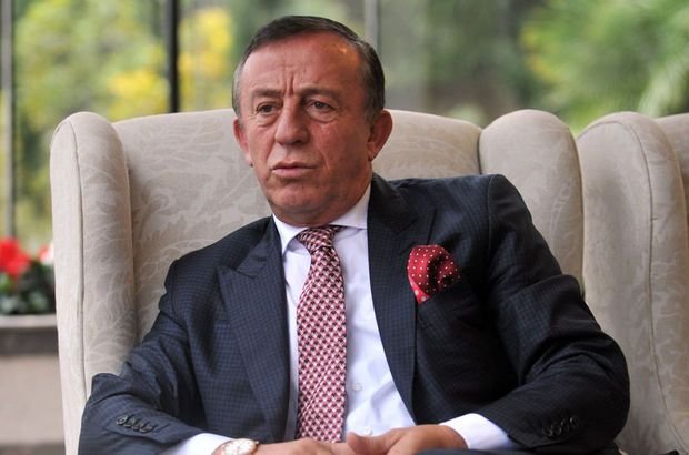 Türkiyəli milyarder infarkt oldu