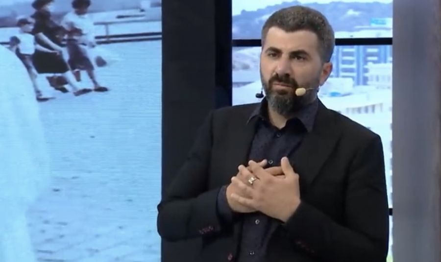 ZAUR XƏSTƏ UŞAQLARIN ADI İLƏ TOPLADIĞI PULLARI NİYƏ VERMİR? - ŞOK VİDEO