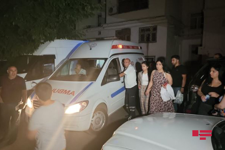 Bakıda yaşayış binasında partlayış: Yaralı var - HADİSƏ YERİNDƏN VİDEO