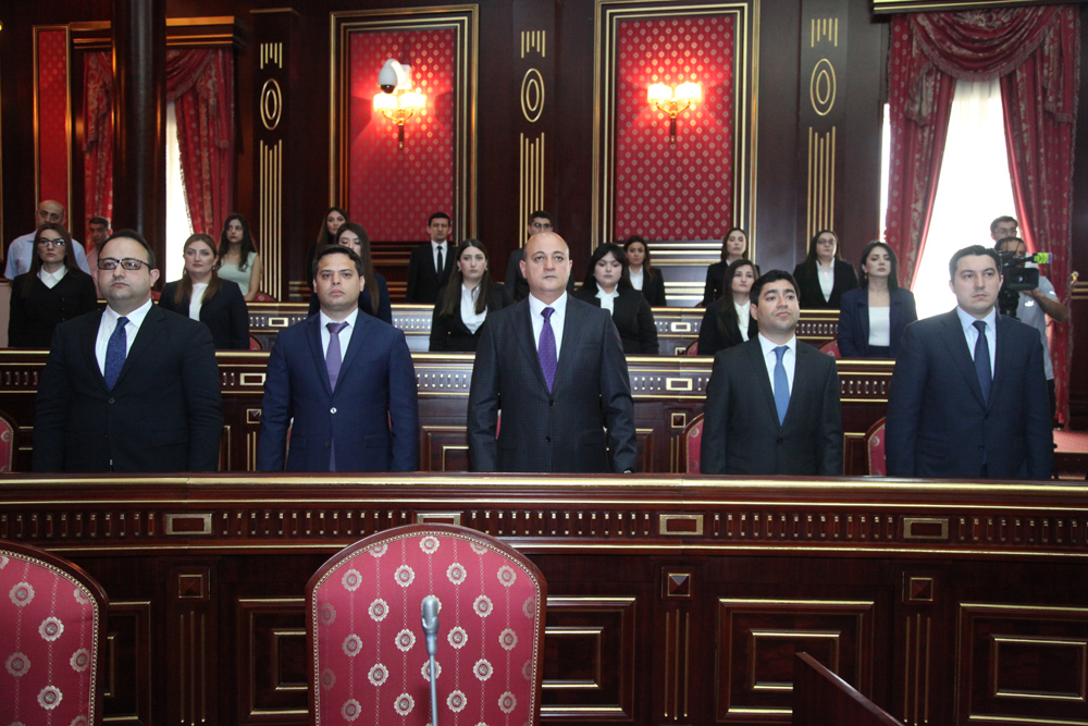 Yeni təyin olunan hakimlər and içdilər - FOTO