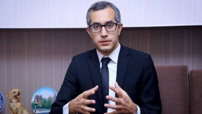 Təhsil eksperti “Facebook”da söyüş söydü: - Yazdığını təsdiqlədi (FOTO)