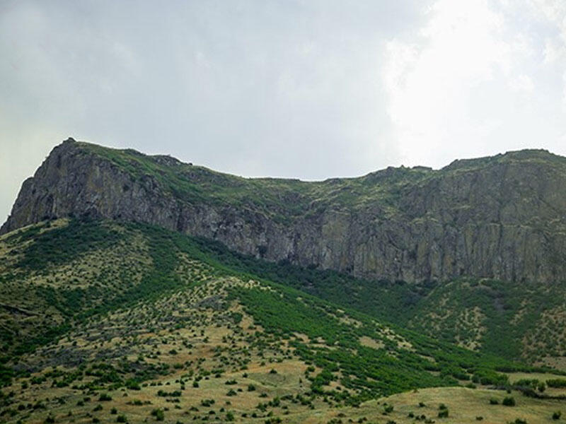 Düşmənin ələ keçirmək istədiyi Qaraqayadan GÖRÜNTÜLƏR