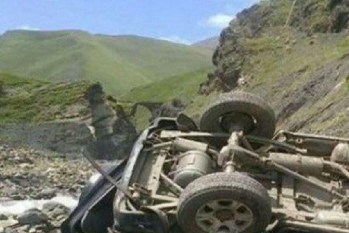 Qubada \\\"UAZ\\\" aşıb, ölən var