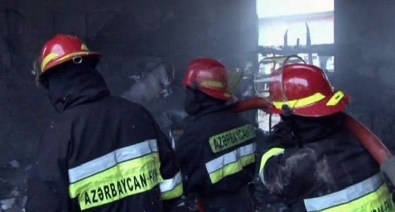 Arvadının evini yandırıb, azyaşlı qızını bıçaqladı - FOTOLAR