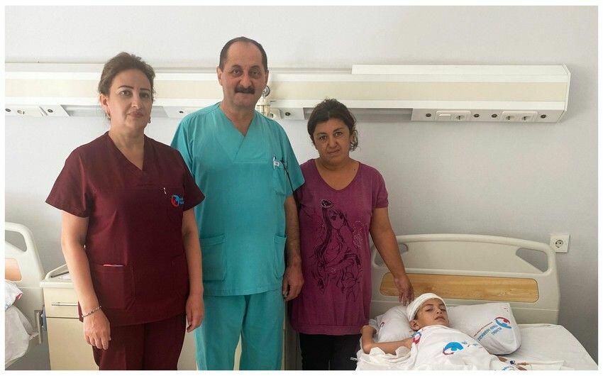 Bakıda üç gün komada qalan yeddi yaşlı uşaq ayıldı - FOTO