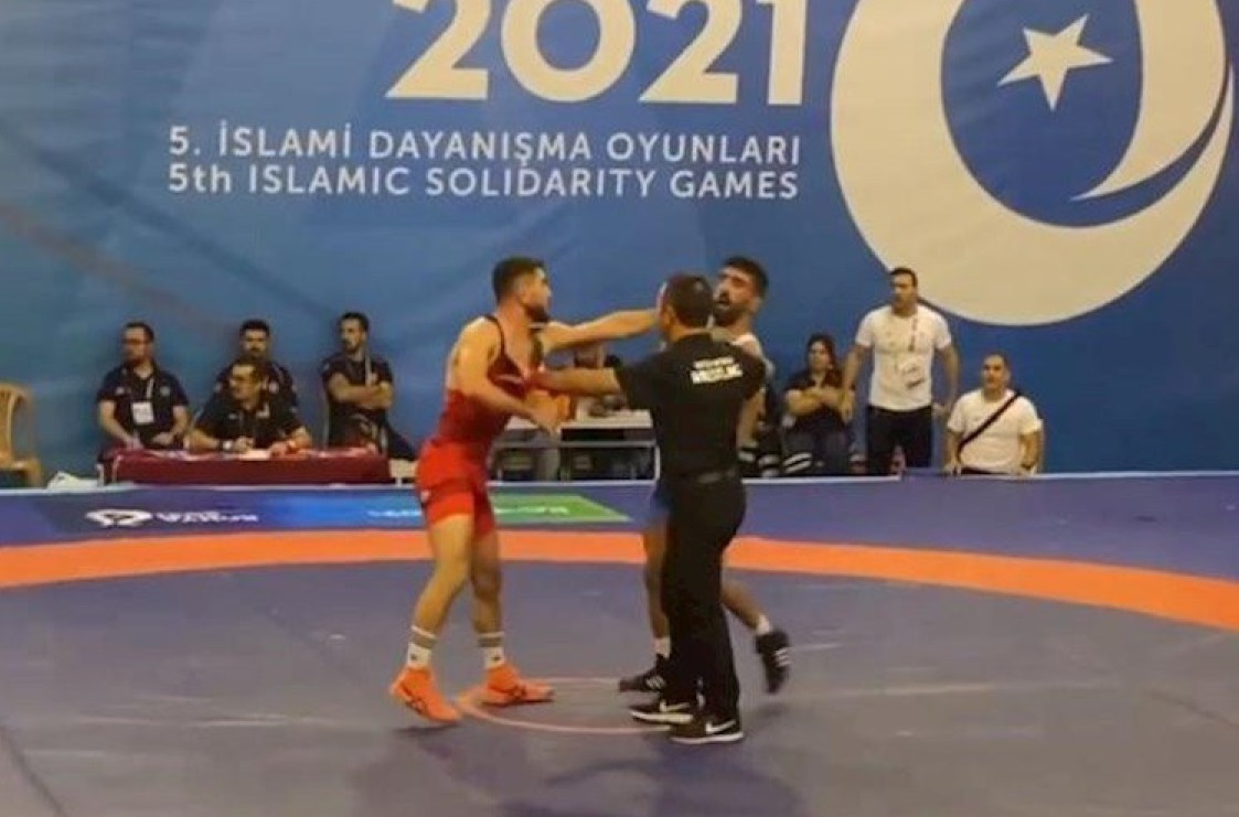 Hacı Əliyevlə iranlı güləşçi arasında dava düşüb - VİDEO