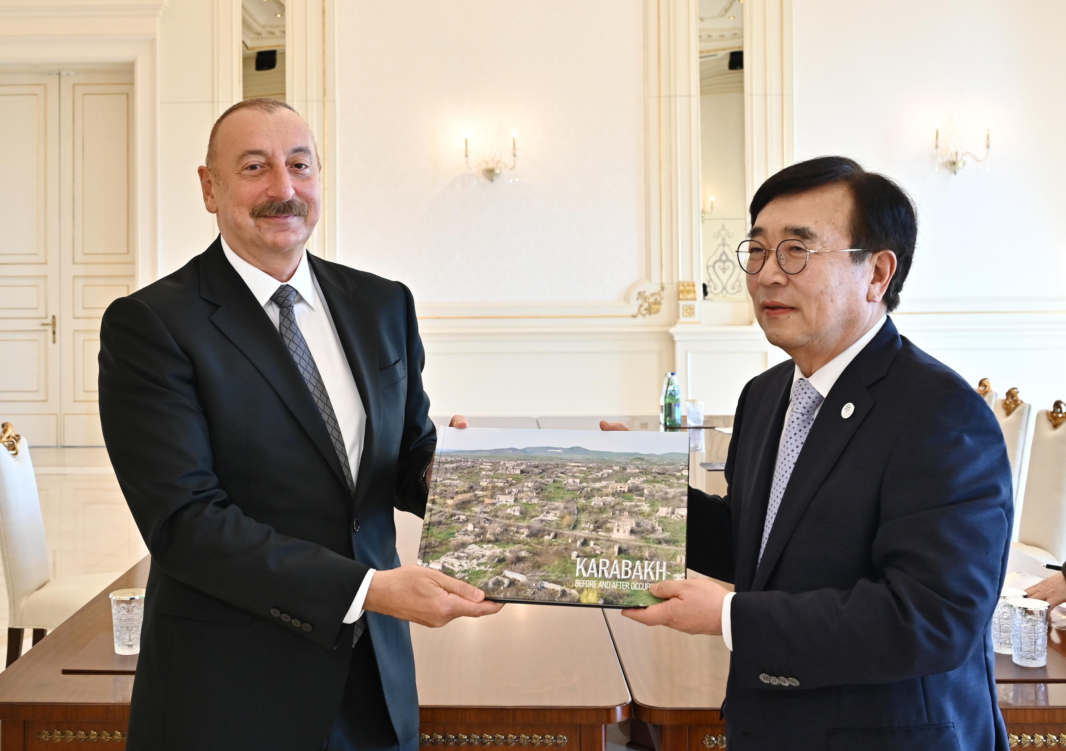 İlham Əliyev Koreya Prezidentinin xüsusi nümayəndəsini qəbul edib