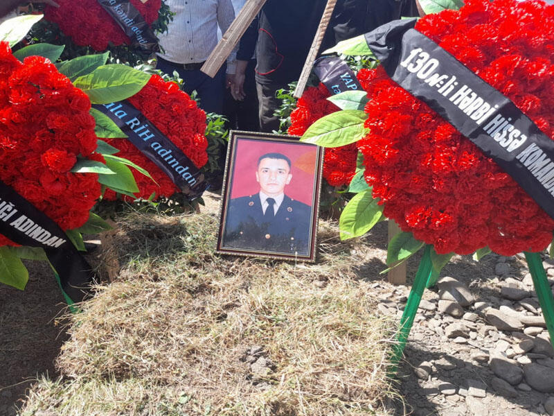 Qəzada ölən hərbçimiz dəfn olundu - FOTO