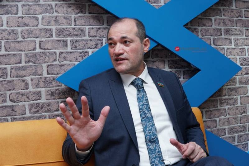 Məktəbli formaları ləğv edilsin... - Deputat