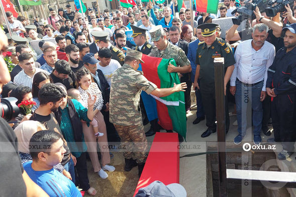 İkinci Fəxri Xiyabana daha bir şəhid gətirilir - CANLI YAYIM