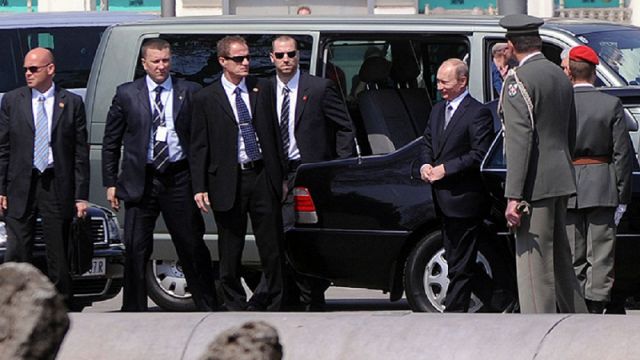 ŞOK! Putinə sui-qəsd cəhdi olub: Maşınına silahlı...