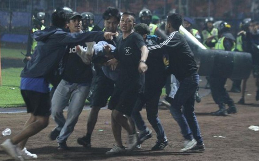Futbolda dəhşət yaşandı: 127 nəfər öldü