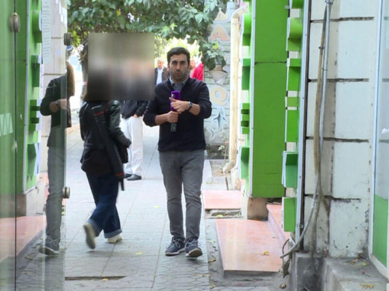Bakının mərkəzində maraqlı mənzərə: dayanacaq görün harada quraşdırılıb - VİDEO