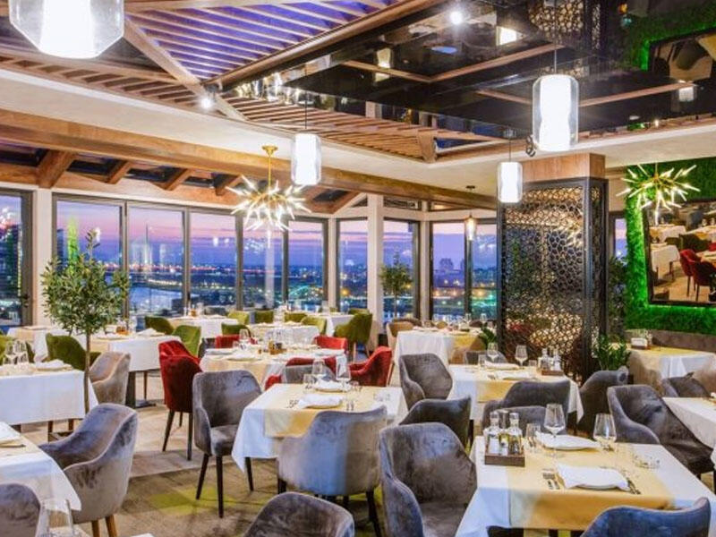 “Üzü dənizə oturmusan, çox pul verməlisən...” - Restoranlar “çayvoy” adıyla cibimizə necə girir?