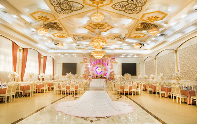 Toy etmək üçün restoranlarda yer tapılmır