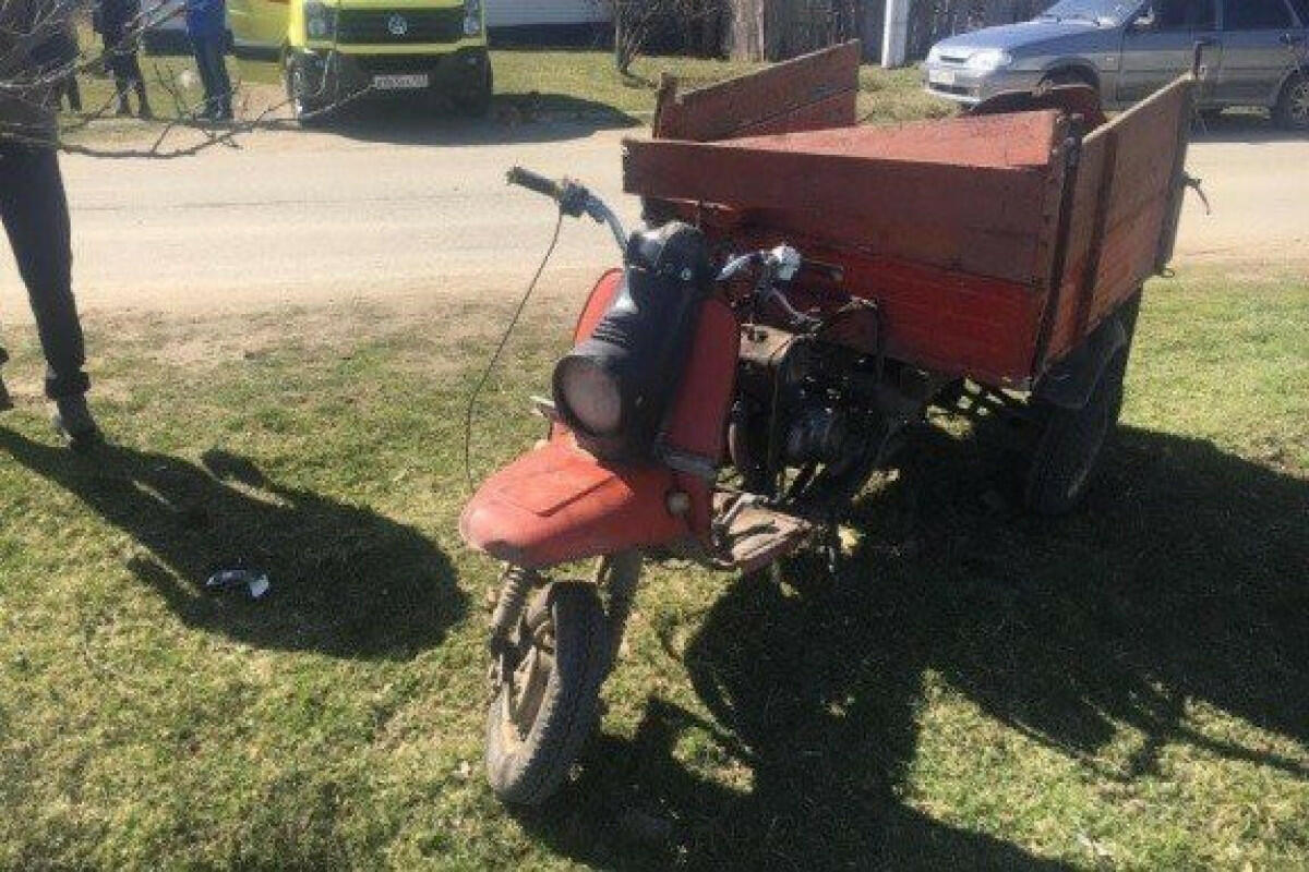 Motosiklet axundu vurub
