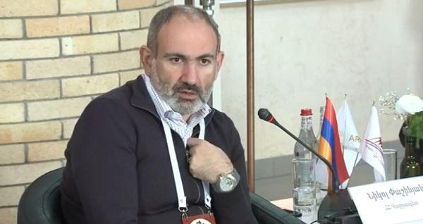 Paşinyan xanımı ilə birgə Tunisdə: Sədrliyi təhvil verəcək