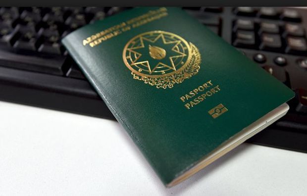 Şəxsiyyət vəsiqəsində soyad sonluğunu dəyişənlər xarici pasportda da dəyişməlidir?