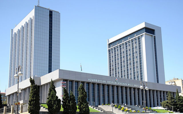 Siyasi partiyaların təsisinə dair 20 il tələbi aradan qaldırılıb
