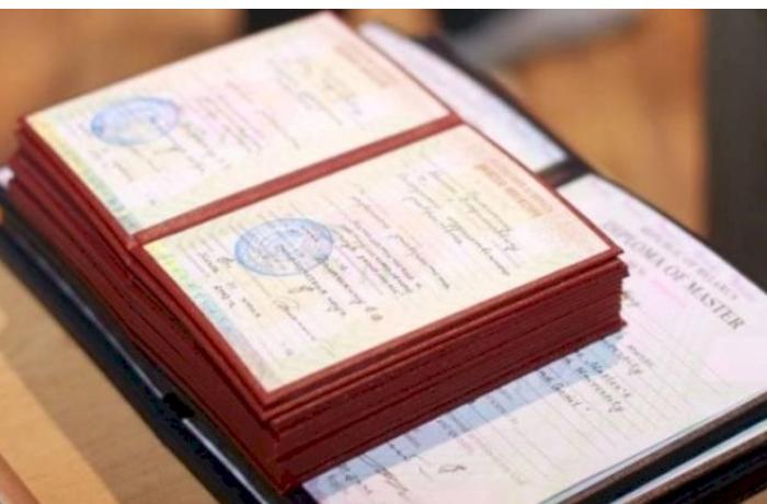 Şəhid tələbələrin diplomları ailələrinə verildi