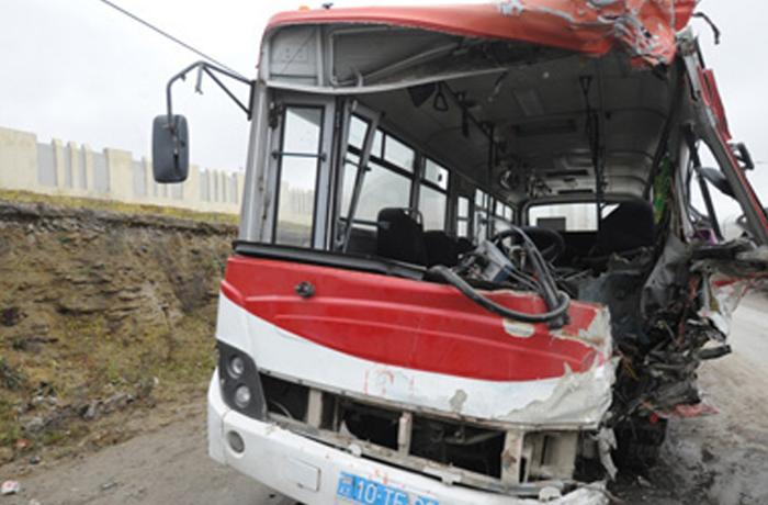 Şəmkirdə avtobus qəzası — Yaralılar var