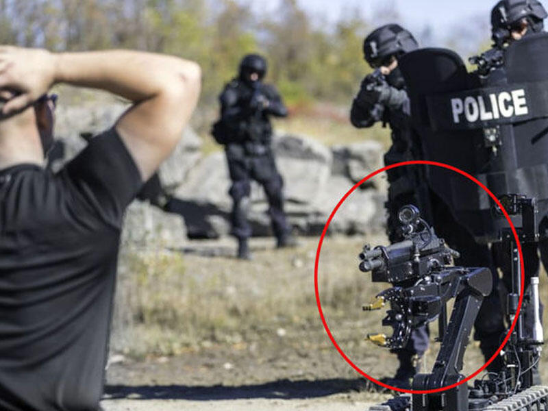 ABŞ-də mitinqlərdə insanların üstünə silahlı robot buraxacaqlar - FOTO
