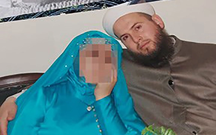 6 yaşlı qızını 29 yaşlı kişiyə ərə verdi: İyrənc toyun görüntüləri ortaya çıxdı - FOTOLAR