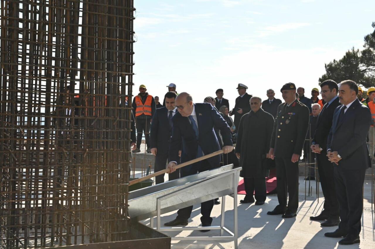 Türkiyədə şəhid olan əsgərlərimizin xatirəsinə ucaldılacaq abidənin təməli qoyuldu - FOTO