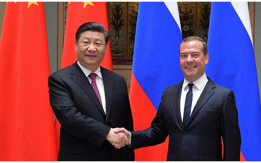 Medvedev Çinə niyə gedib?