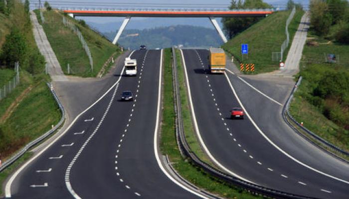 Azərbaycanda pullu yol açılır: Qiymətlər və istifadə qaydası necə olacaq?