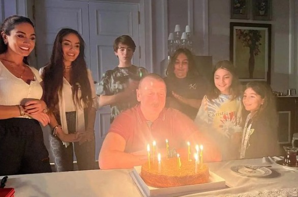 Prezidentin ad günündə görün kimlər var - FOTO