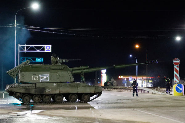 Serbiya Kosovo ilə sərhəddə ağır silahlar yeridib