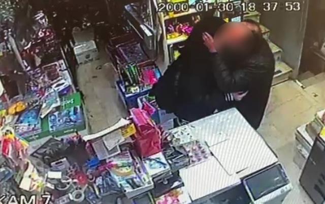 14 yaşlı qızla kişinin əxlaqsız görüntüsü gizli kameraya düşdü (18+VİDEO)