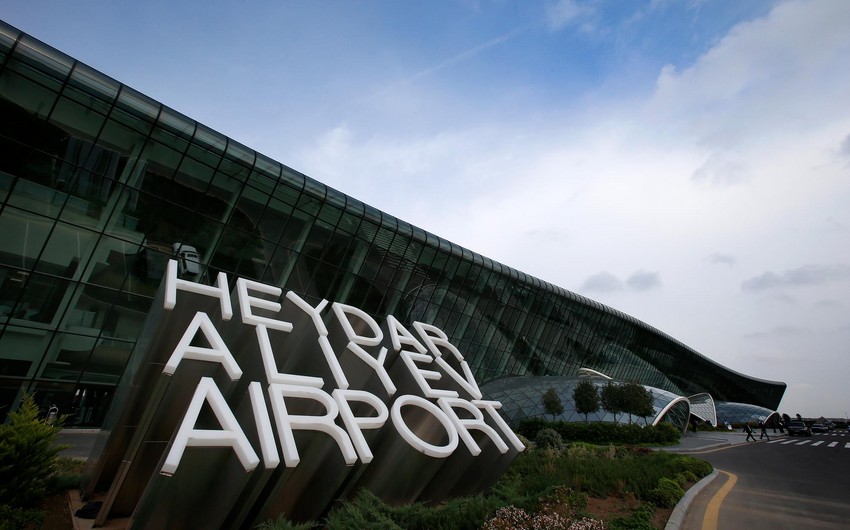 Təyyarə Bakı aeroportuna təcili eniş etməli olub