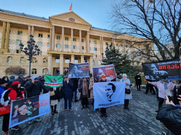 Saakaşviliyə görə mitinqlər başladı
