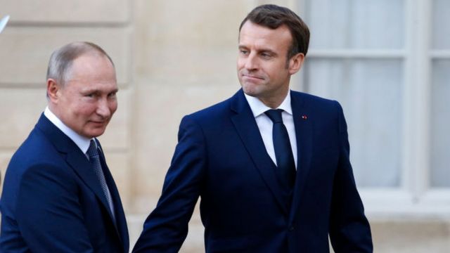 Makron Putin haqda danışıb
