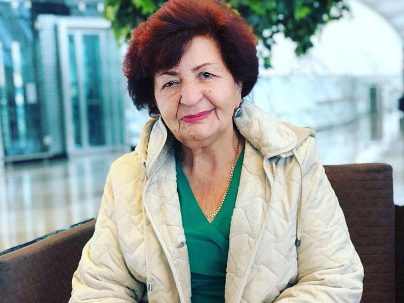“Mən Xalq artisti olmalıyam!”