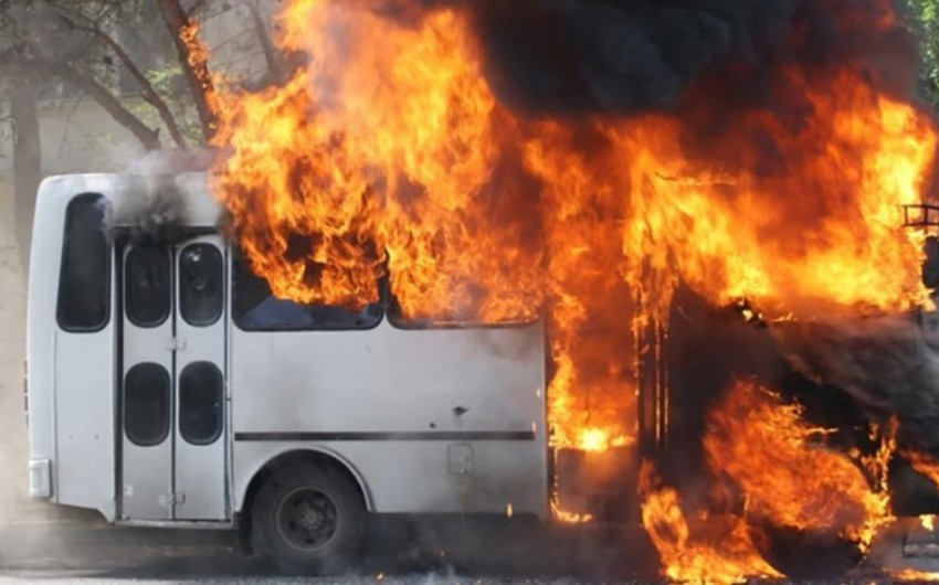 Bakıda avtobus yandı
