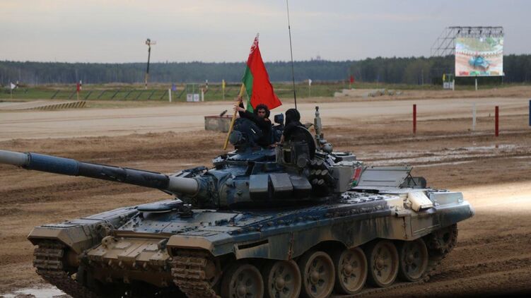 Belarus artilleriya bölmələrini hazır vəziyyətə gətirib
