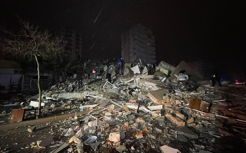 Dərslər dayandırıldı,hava limanları bağlandı
