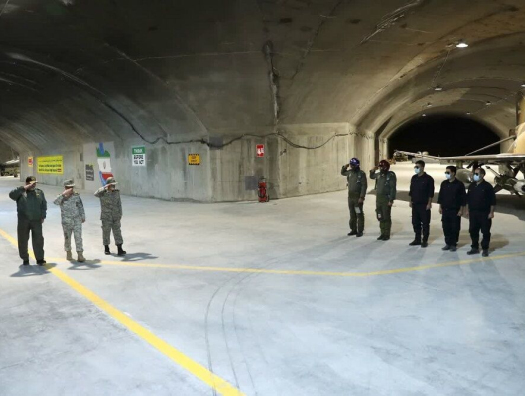 İran yeni yeraltı aviabazasını təqdim edib