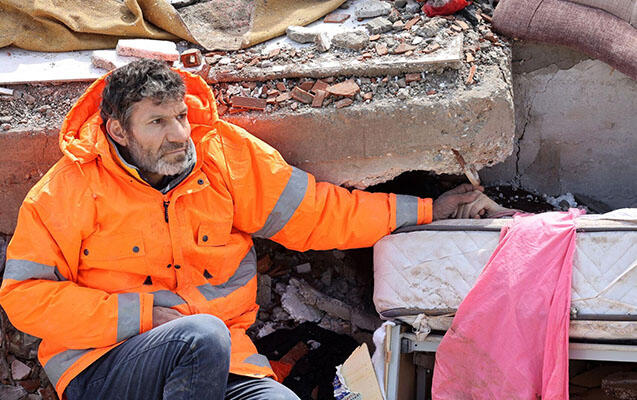 “Qızımı xilas etmək üçün yalın əllərimlə qazdım” - FOTO