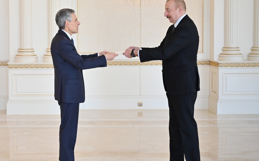 Prezident İlham Əliyev San-Marinonun yeni səfirinin etimadnaməsini qəbul edib