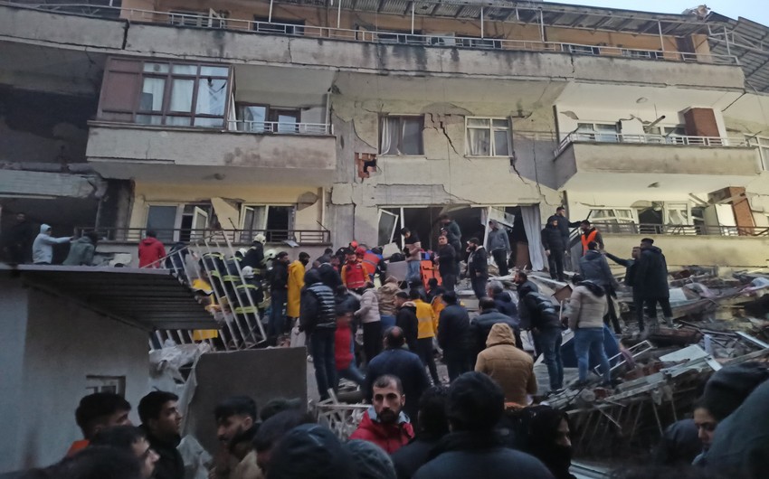 74 yaşlı qadın zəlzələdən 227 saat sonra xilas edilib
