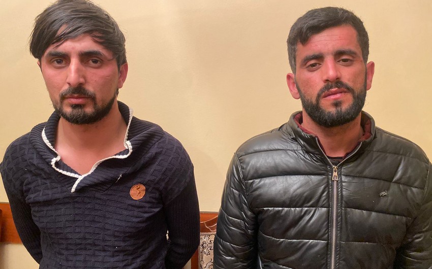 Narkotik qarşılığında xarici ölkə vətəndaşına narkokuryerlik edən iki nəfər saxlanılıb