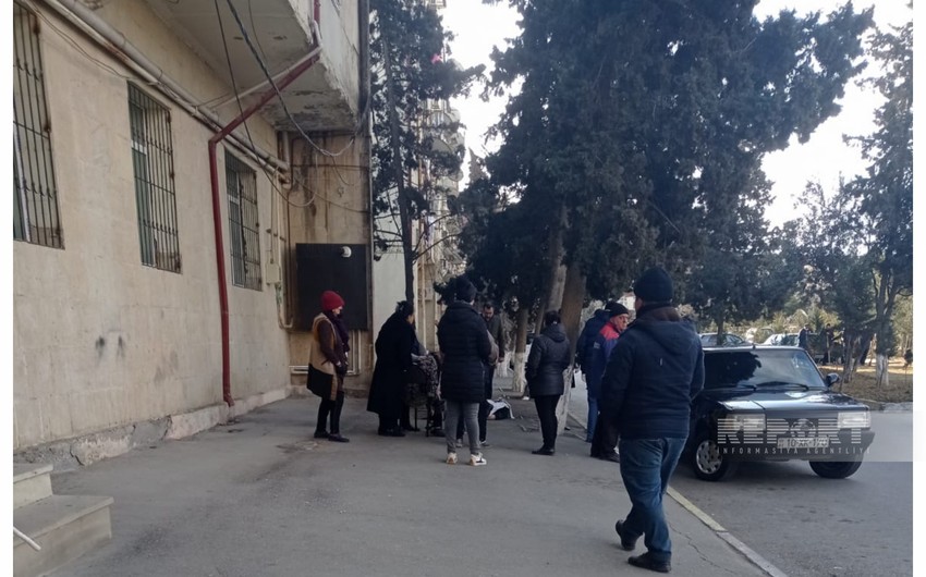 Sumqayıtda kişi eyvandan yıxılaraq ölüb