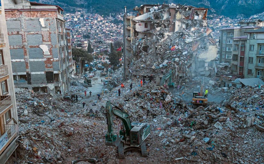 Zəlzələdə  ölənlərin sayı 44 218 nəfərə çatıb